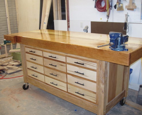 Workbench Plans - DIY Adjustable Height Wood Workbench Plans