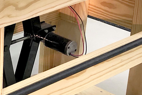RV Jack Motor adjusts bench height